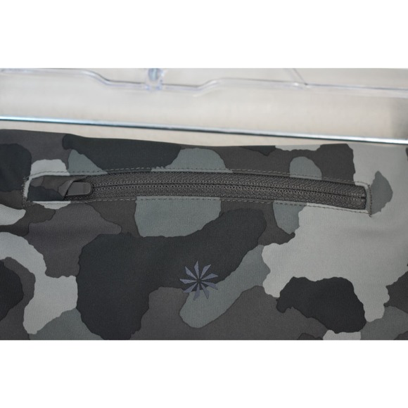 Athleta Lightning Stash Pocket Olive Camo Size XS - Picture 6 of 7